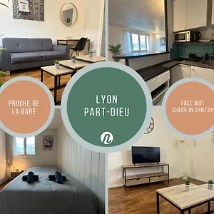 https://le-garibaldi-2-pieces-avec-espace-teletravail.hotels-rhonealpes.com